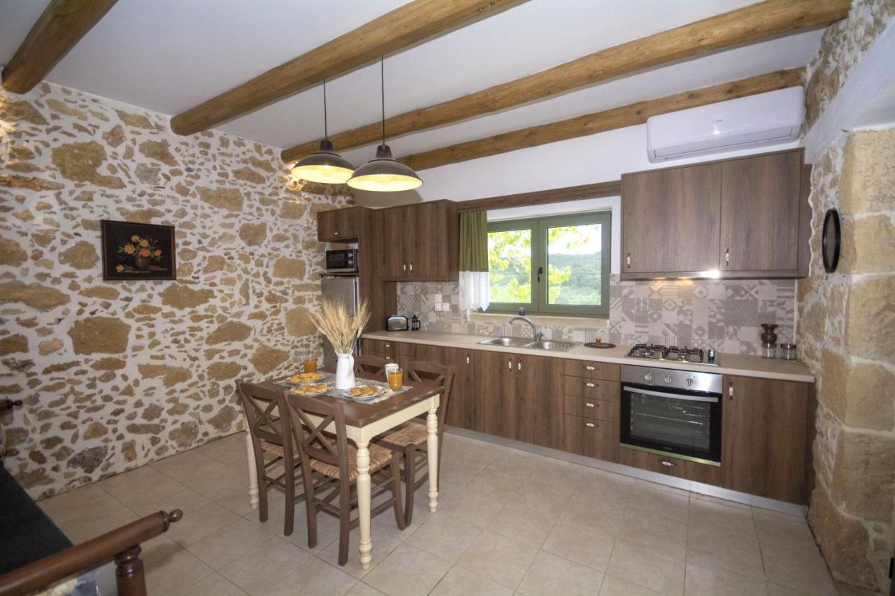 Pamelas House With Jacuzzi 키사모스 외부 사진
