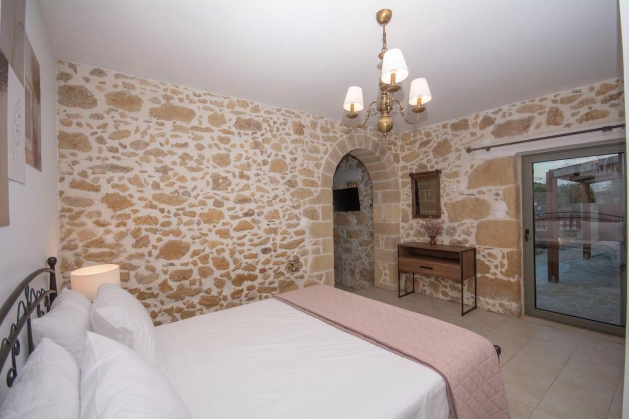 Pamelas House With Jacuzzi 키사모스 외부 사진