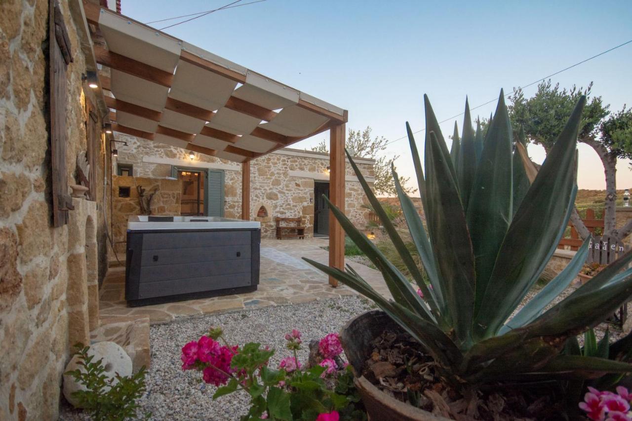 Pamelas House With Jacuzzi 키사모스 외부 사진