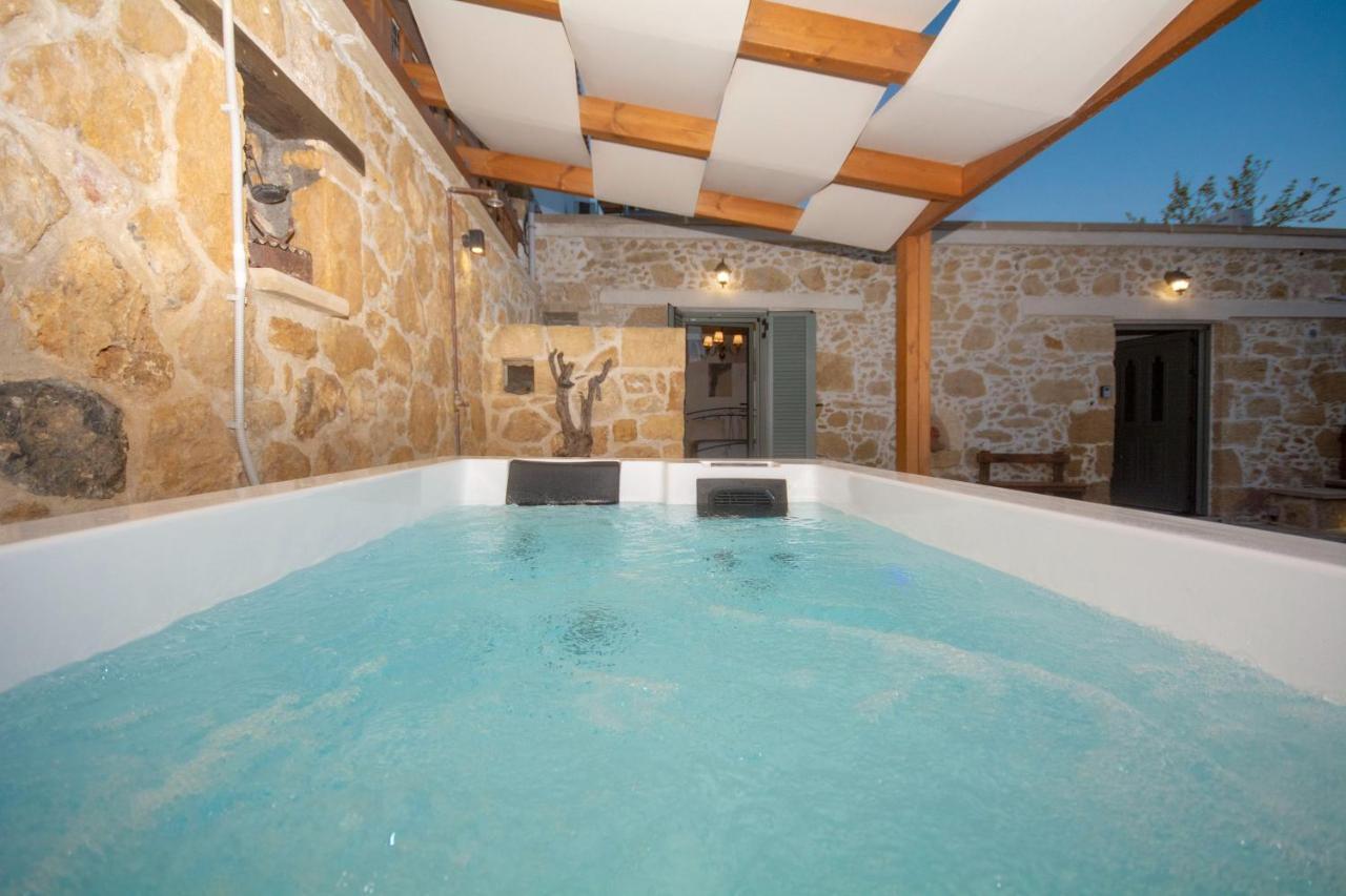 Pamelas House With Jacuzzi 키사모스 외부 사진