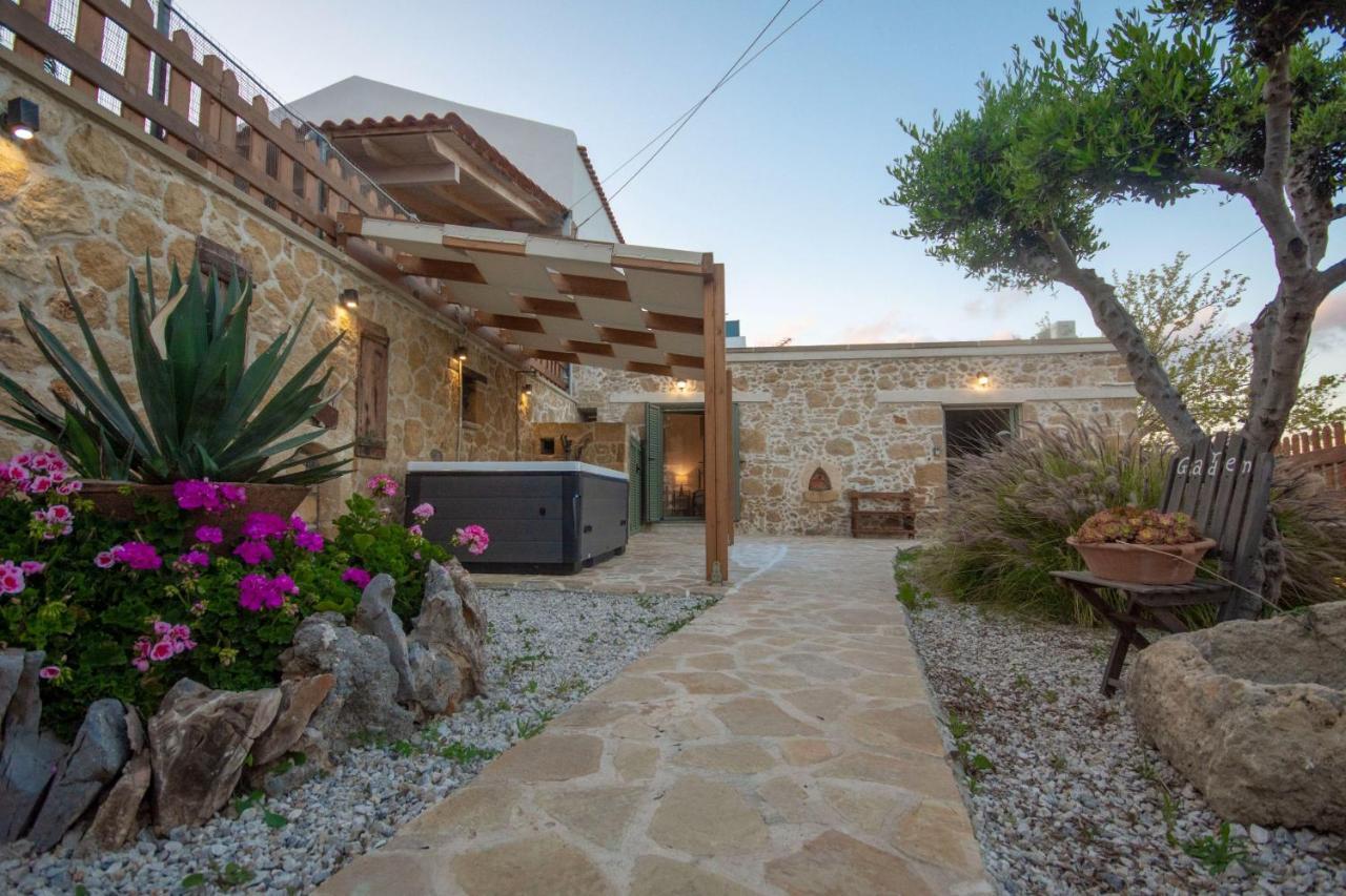 Pamelas House With Jacuzzi 키사모스 외부 사진