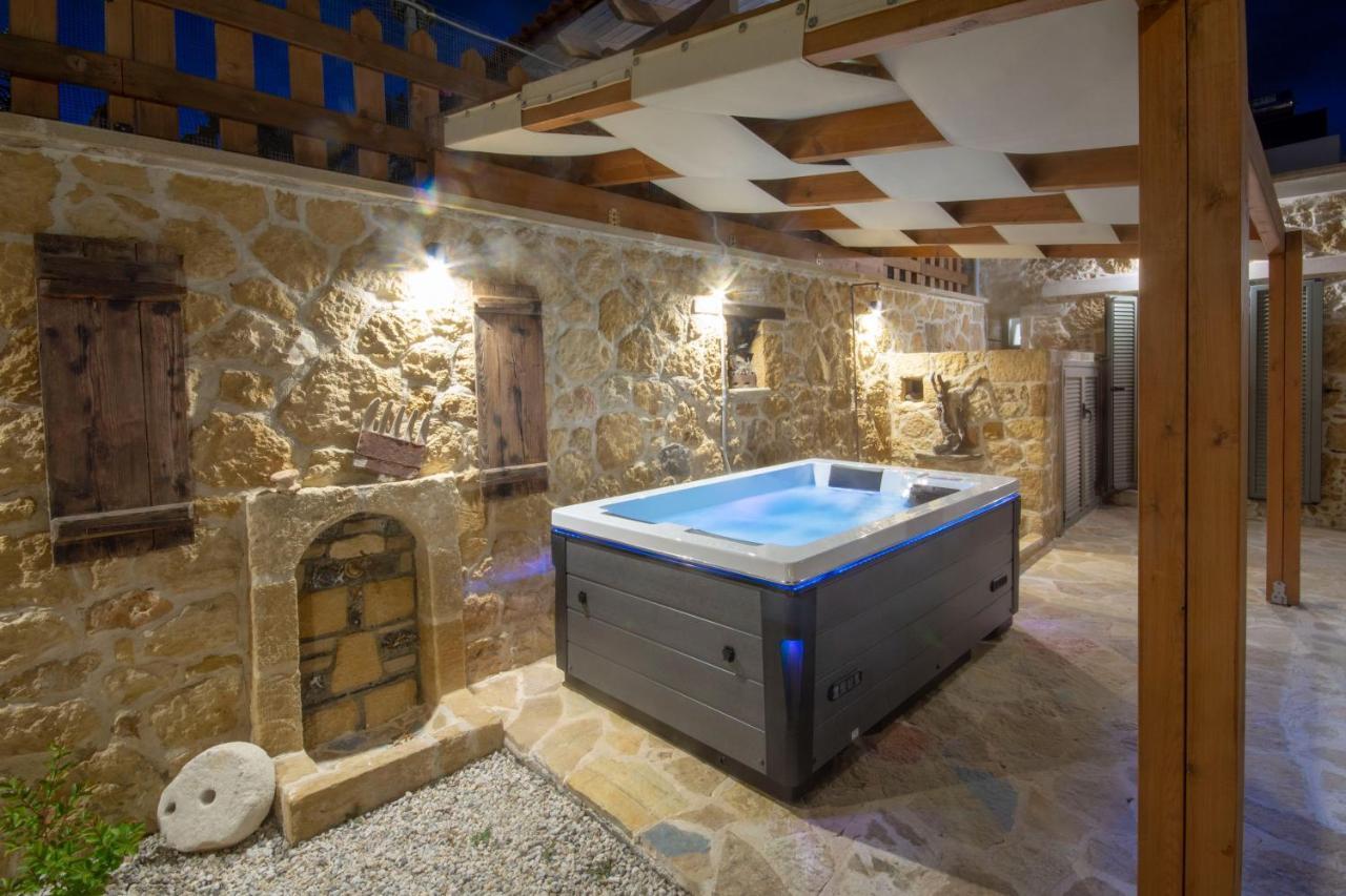 Pamelas House With Jacuzzi 키사모스 외부 사진