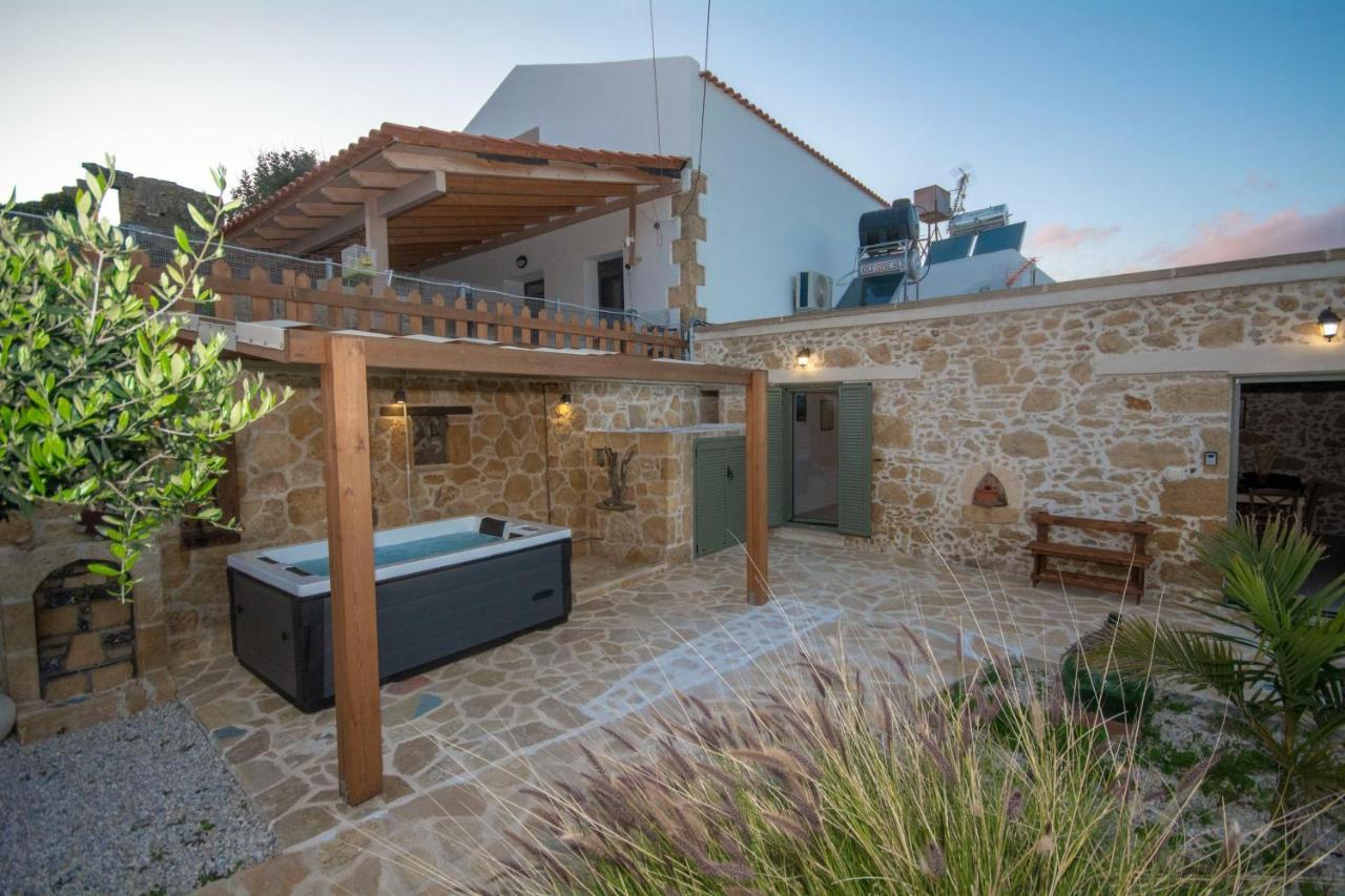 Pamelas House With Jacuzzi 키사모스 외부 사진